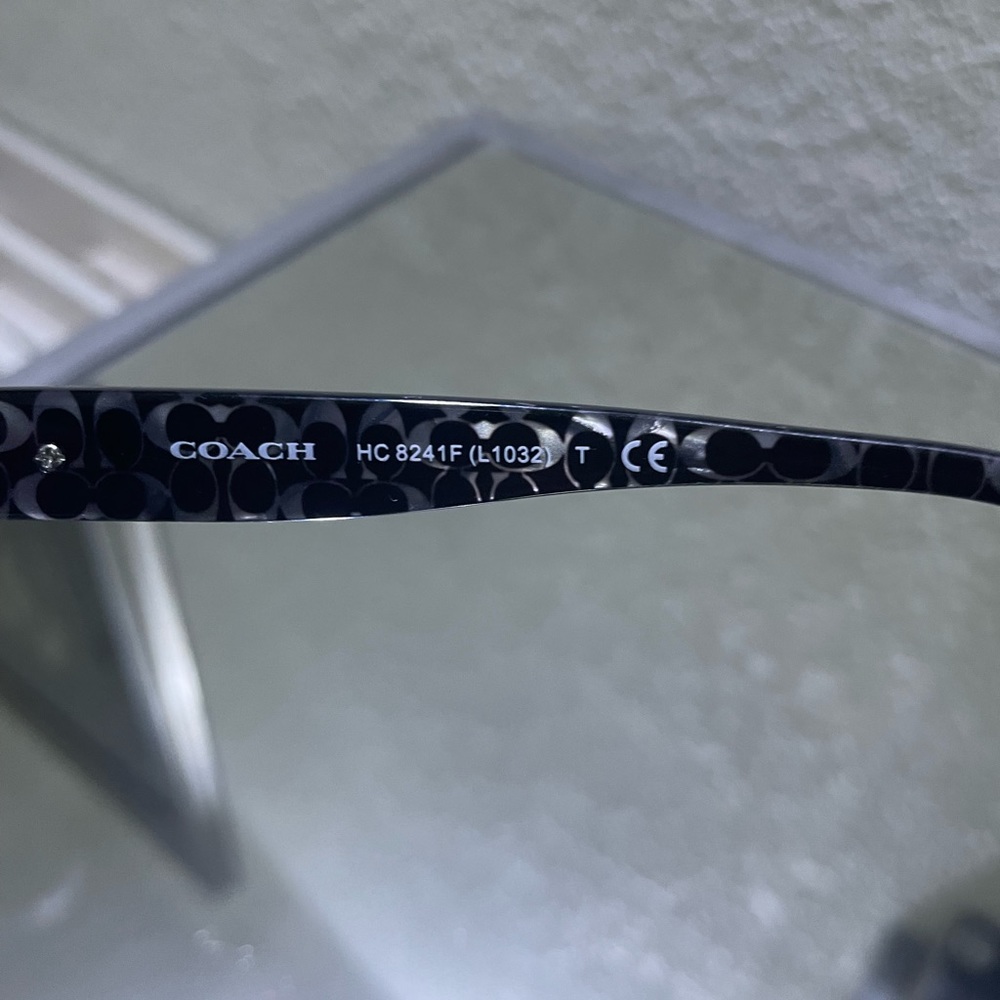 Coach sunglasses - Picture 4 of 5